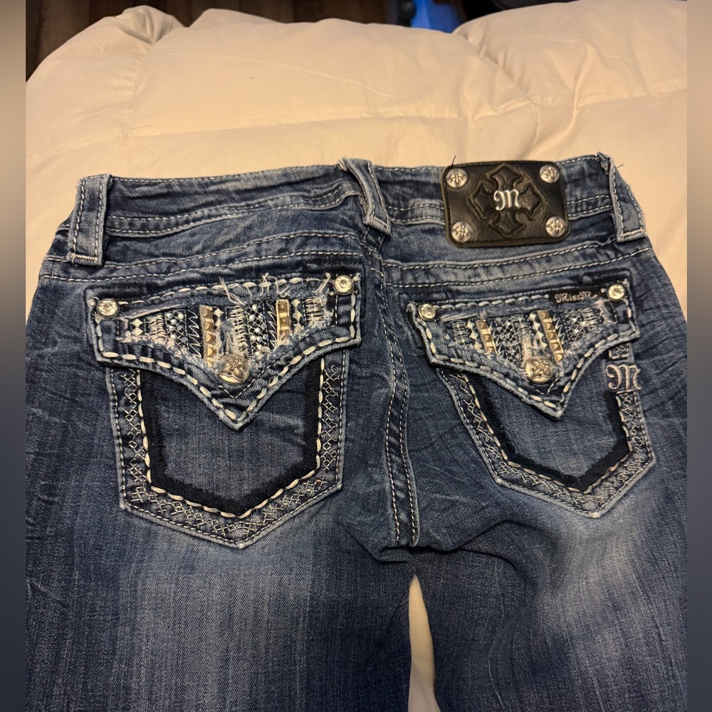 Miss Me Boot Cut Jeans Size 25 with 33 inseam - Dark Blue w/ Embellished Pockets - Picture 4 of 6